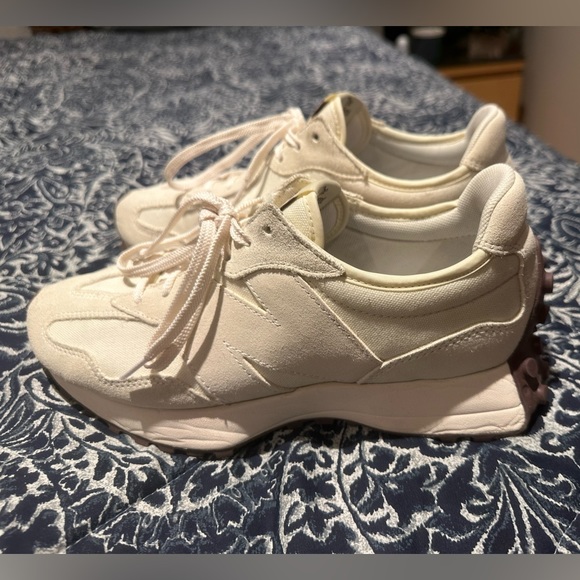 Sandstone & Angora Women’s New Balance 537 - Picture 4 of 8